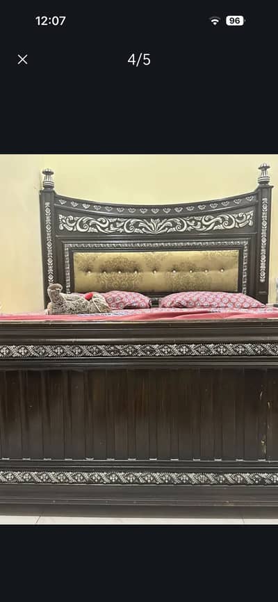 King size bed with side tables