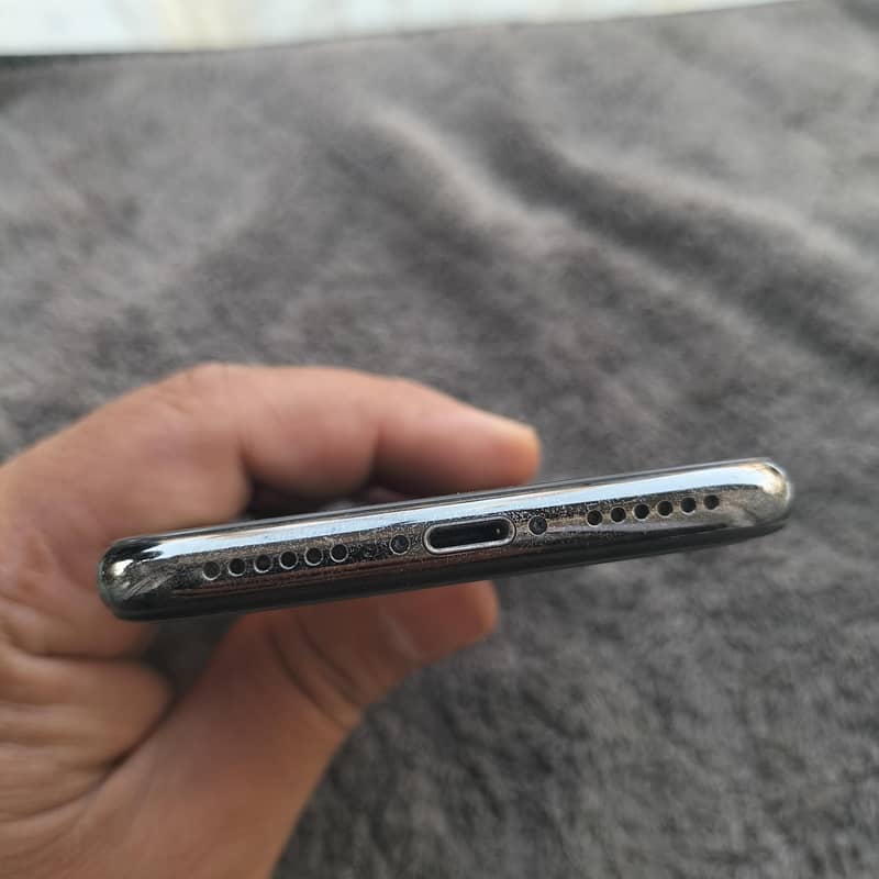 IPhone x 4