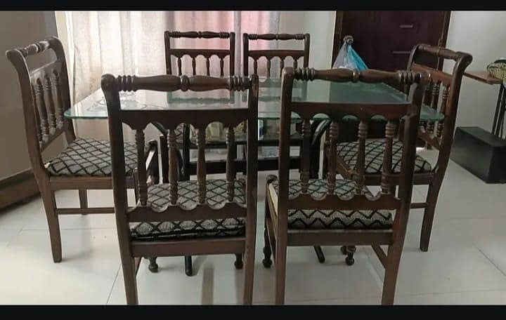 Dining Table condition 10/10 2