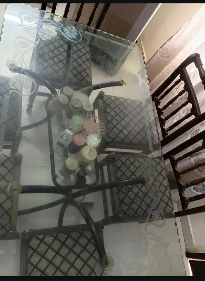 Dining Table condition 10/10 3