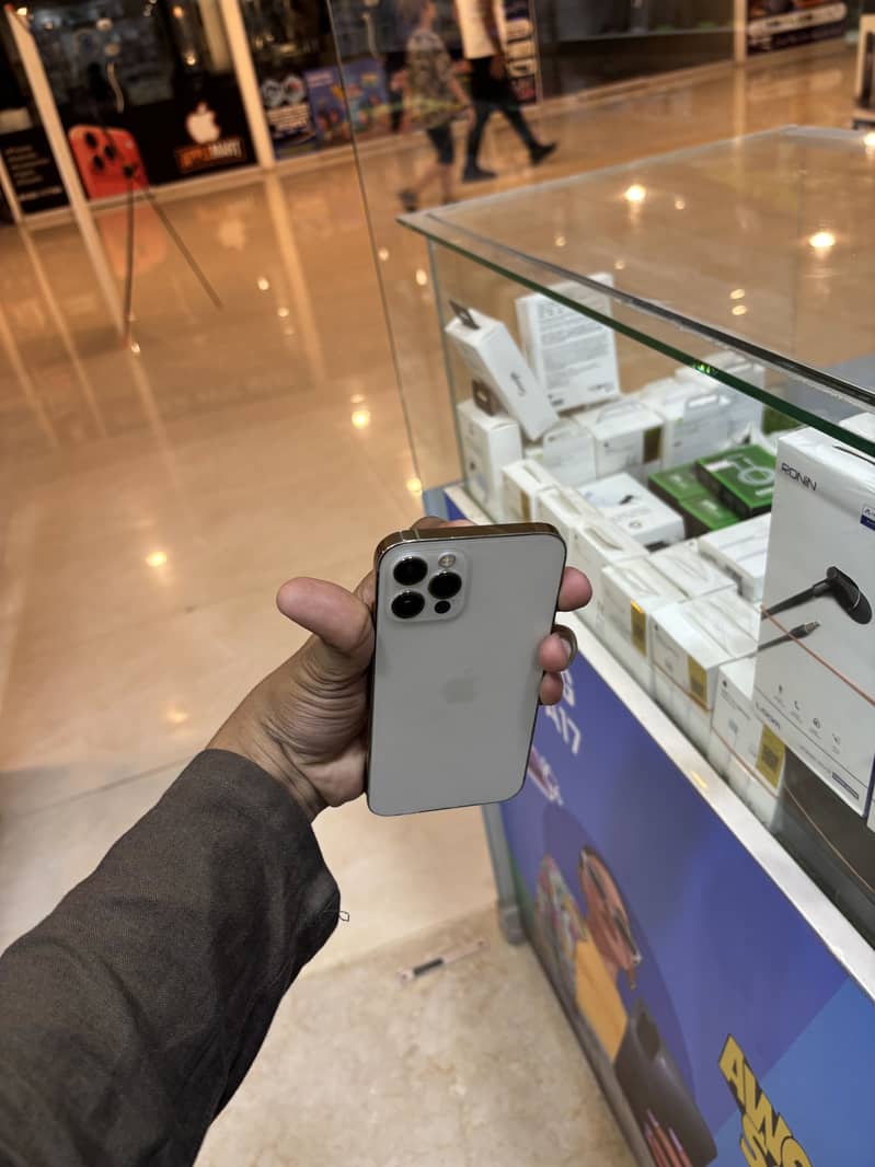 iPhone 12 Pro 3