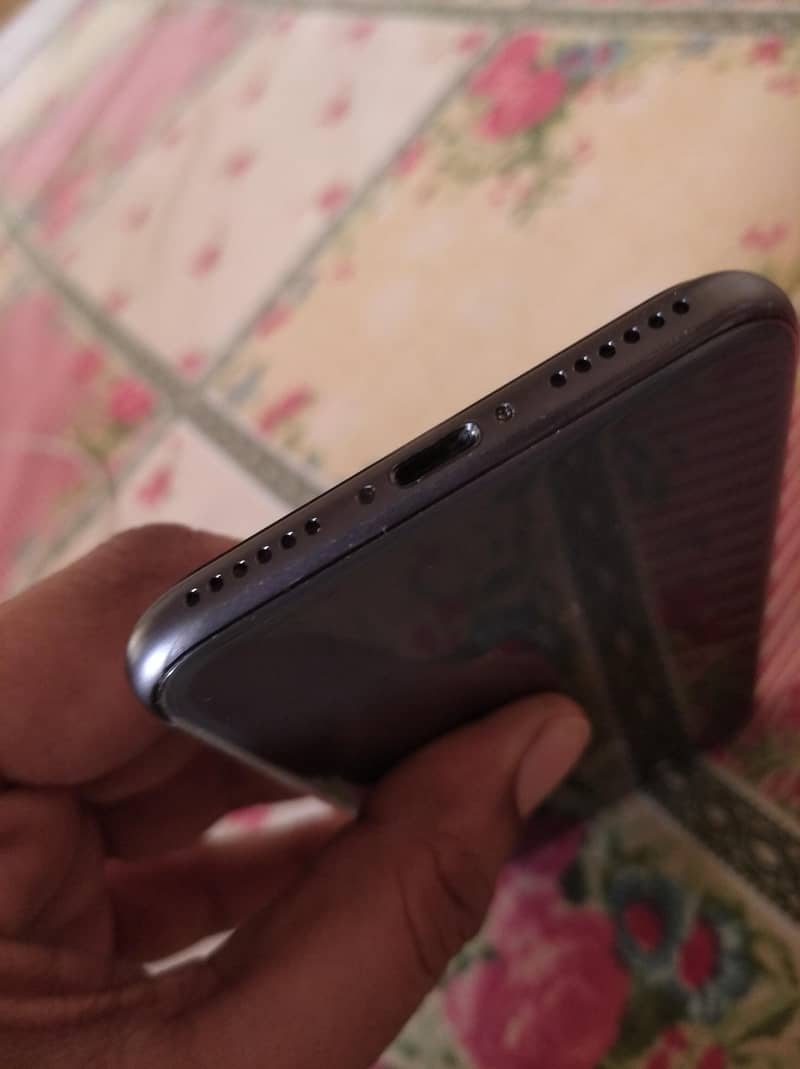 iPhone 8 4