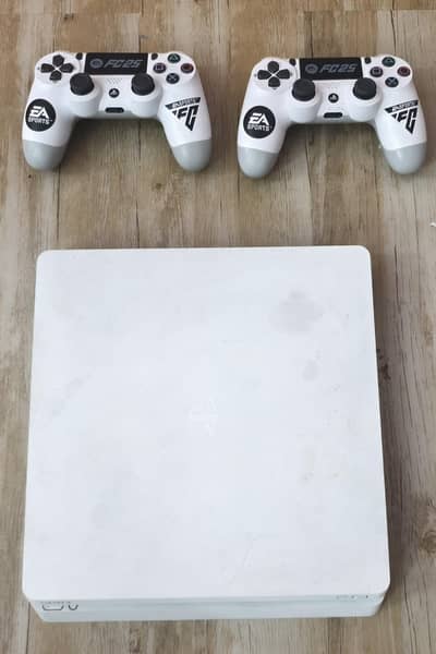 PS4 Slim white 1TB x 2 Controller (after market)