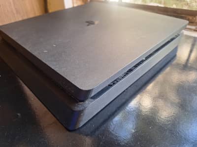 PS4 Slim 500GB Jailbreak with Games + 2 Controllers