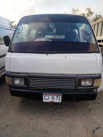nissan urvan van