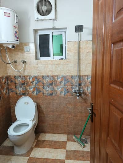 Par day short tim luxury flat comfortable jabardasth room
