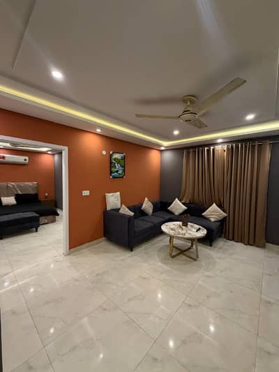 Par day short tim luxury flat comfortable jabardasth room