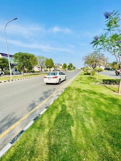 7 Marla Plot In Lake City M7C3 | High Demand Block | Great Investment
