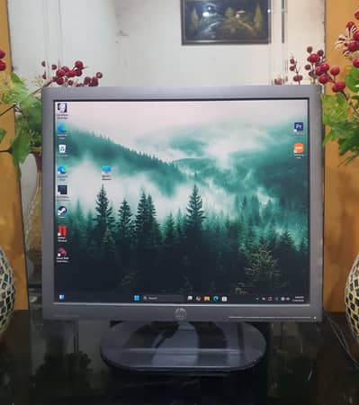 ​HP 19 inch IPS Monitor - EliteDisplay E190i (Used) - LCD Screen