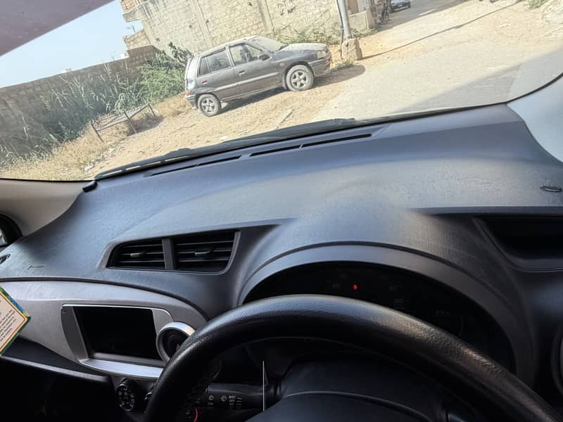 2012-2015 vitz 9