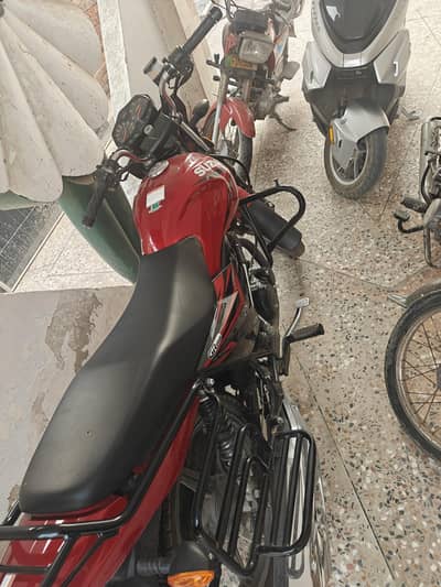 Suzuki 150 Red 