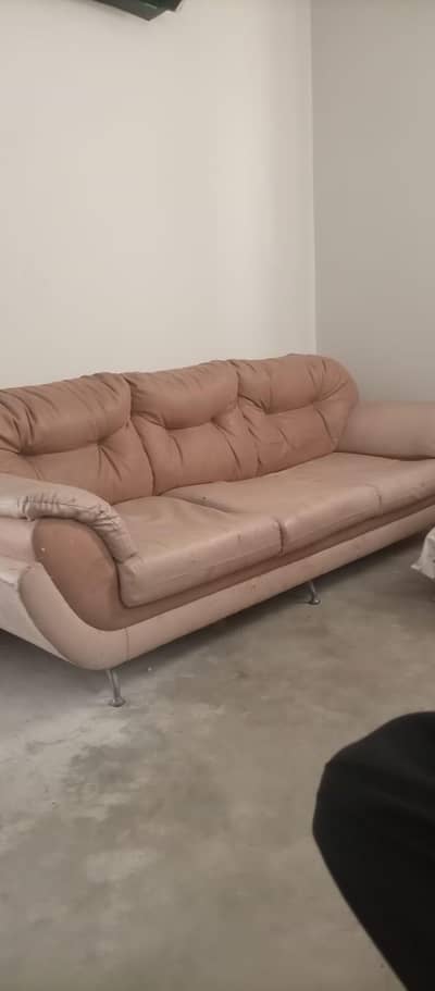 7 seater sofa available in reasonable price