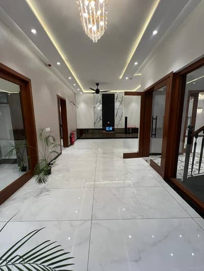 10 Marla House For Rent In Park View City Lahore | For Discounted Price And Original Pictures Download The App "Signature Lands".