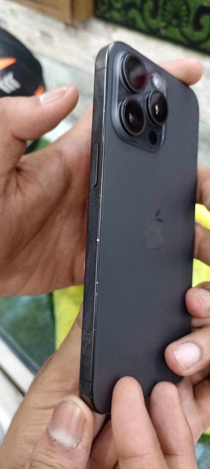 Iphone 15 pro max 4
