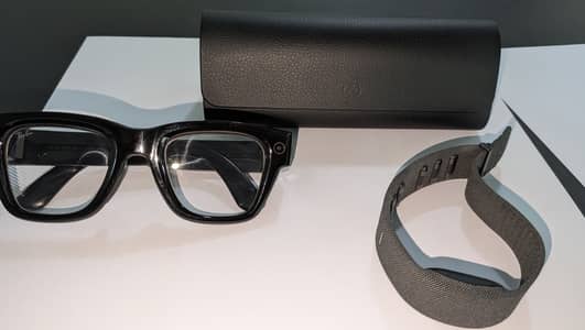 Meta Ray-Ban Display (Shiny Black) + Meta Neural Band (Size 2) – Brand
