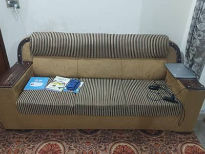 Sofa Set 6 Seater in Good Condition