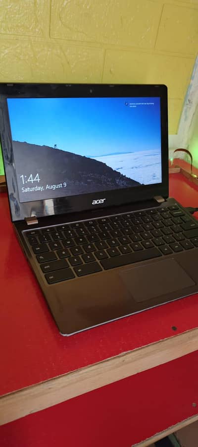 Acer Chromebook C740 4gb RAM/128gb SSD