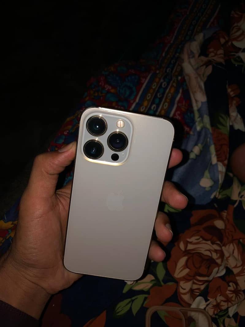 iPhone 13 Pro 4