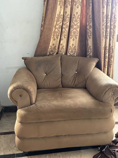 I need to sell this 5 seater sofa urgently