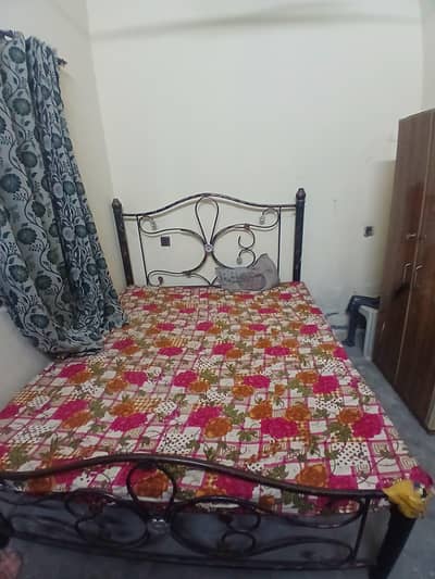 bed  with matters spring wala