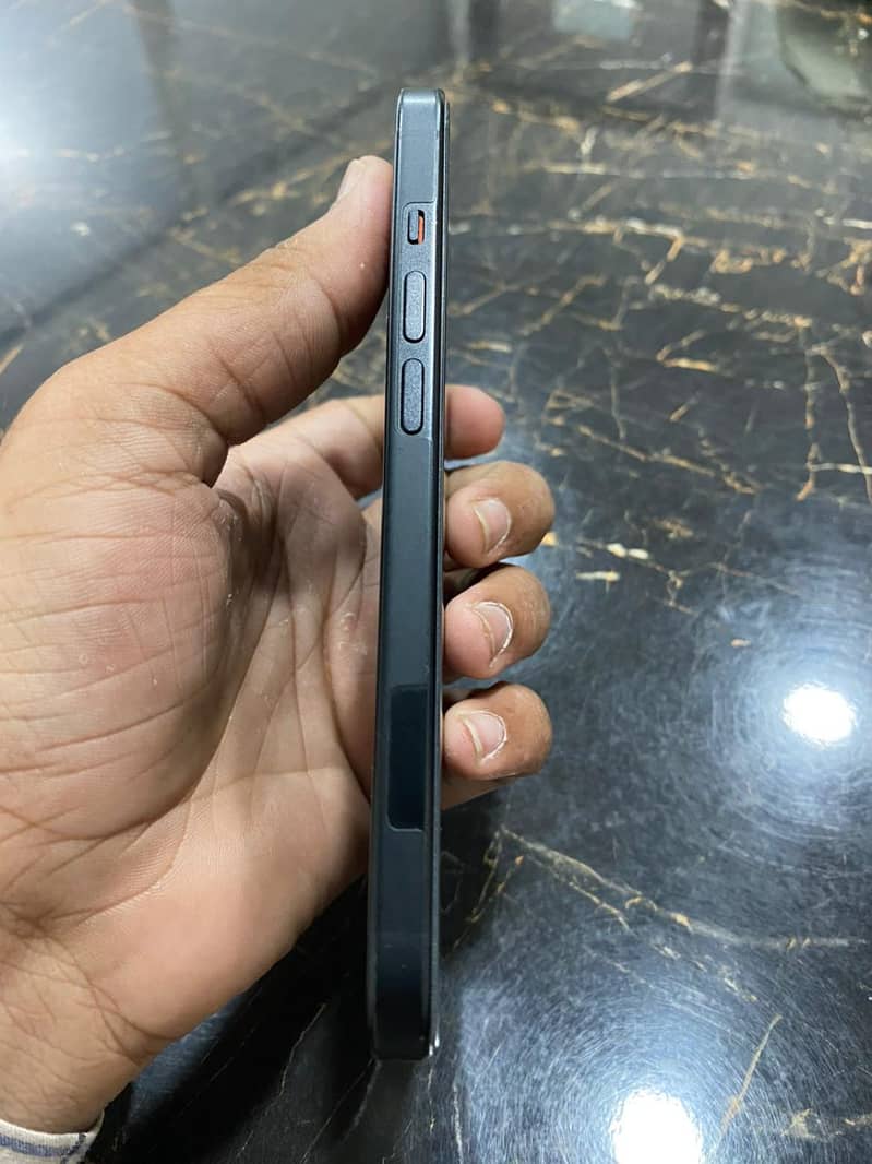 Apple iPhone 15 2