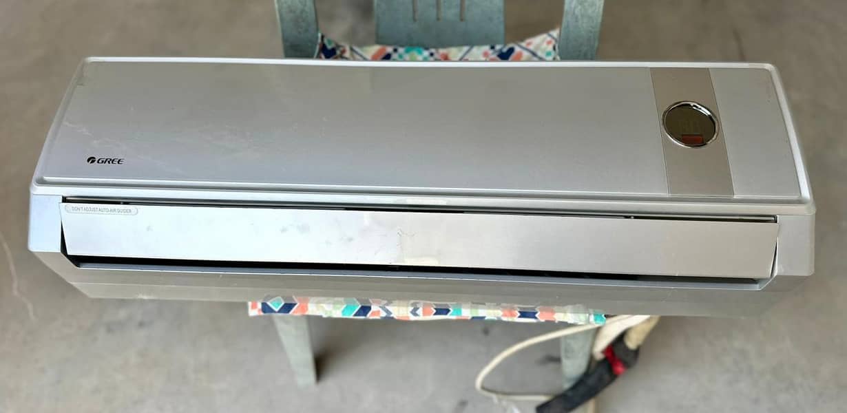 GREE SPLIT AIR CONDITIONER 0