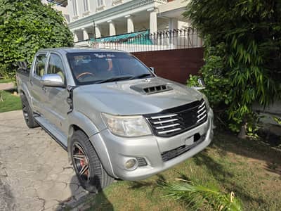 Hilux Vigo Champ G 2012 Model for Sale in Lahore