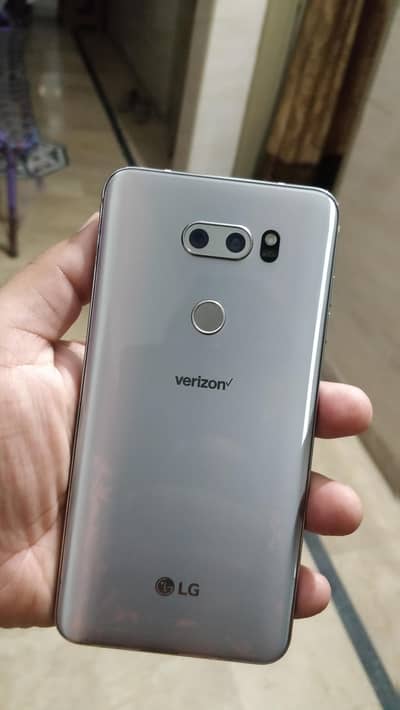 lg v30