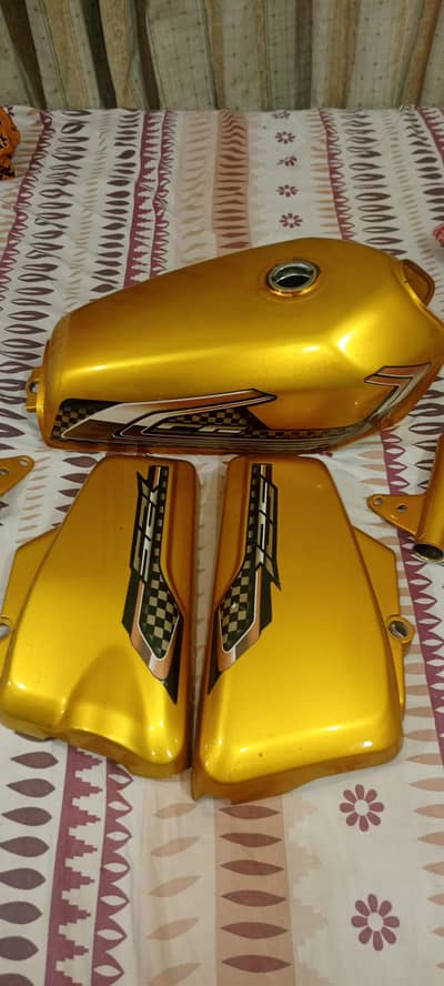 Gold colour 125 tank fuel