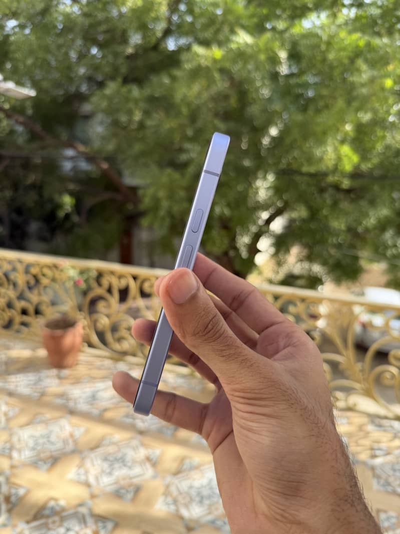 Google Pixel 9A 4