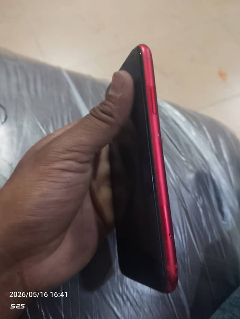 iPhone 11 4