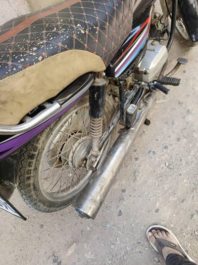 im saling my baik honda 100 Karachi