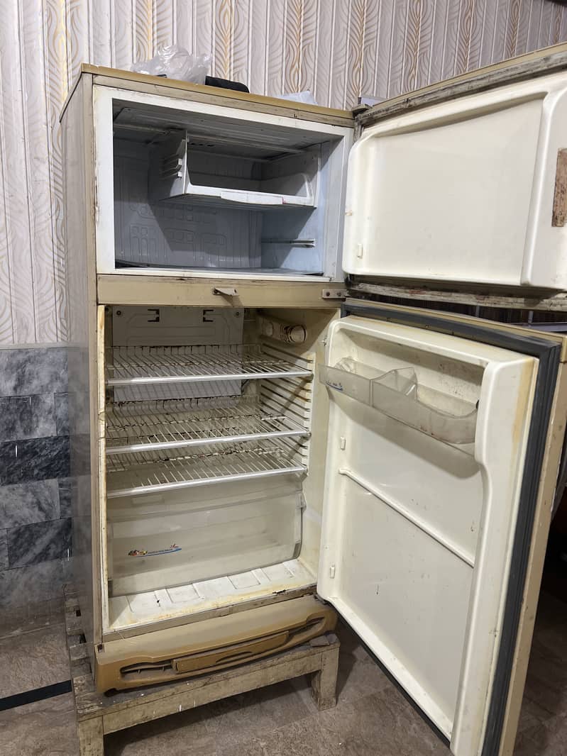 Refrigerator 1