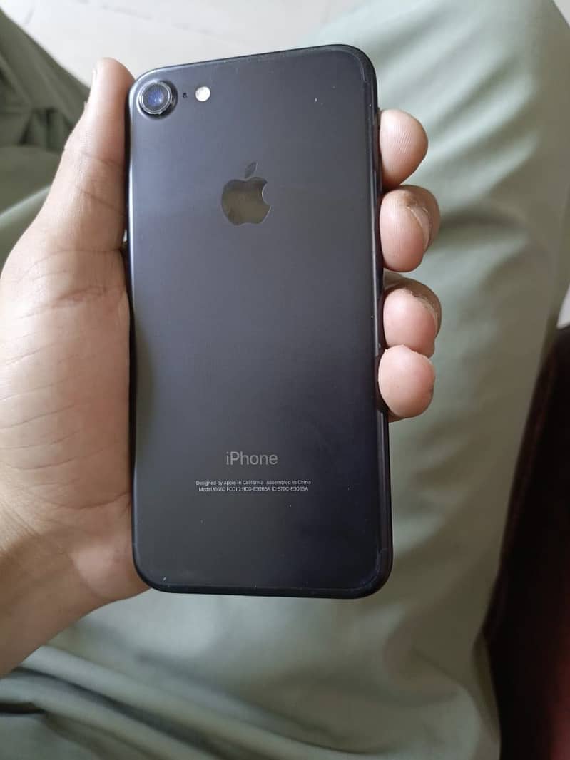 iPhone 7 4
