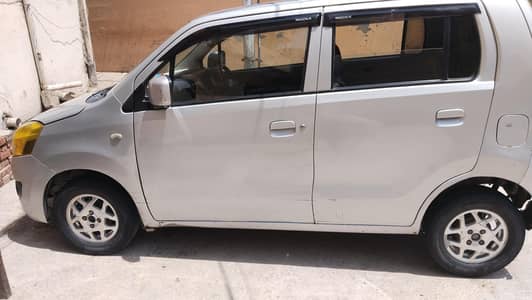 SUZUKi WAGON R 2017