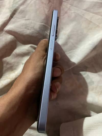 Realme 4/64 contact:03087591921