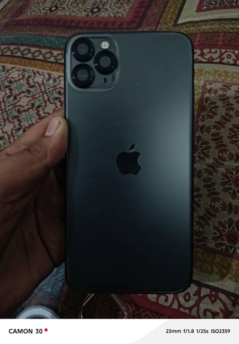 iphone 11 pro max 2