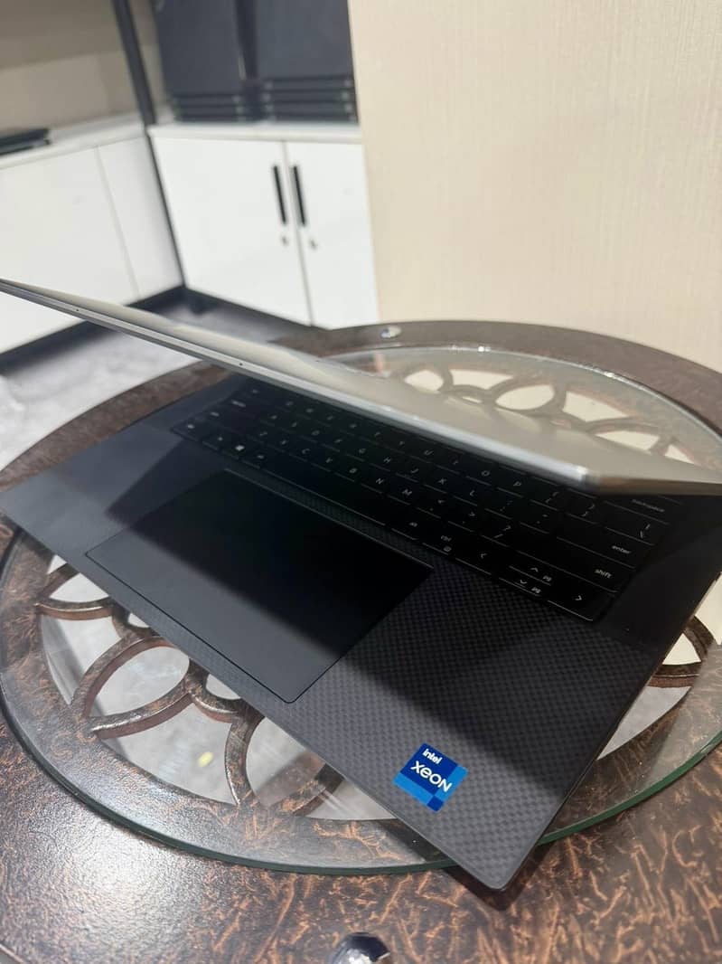 Dell Precision 5560 2