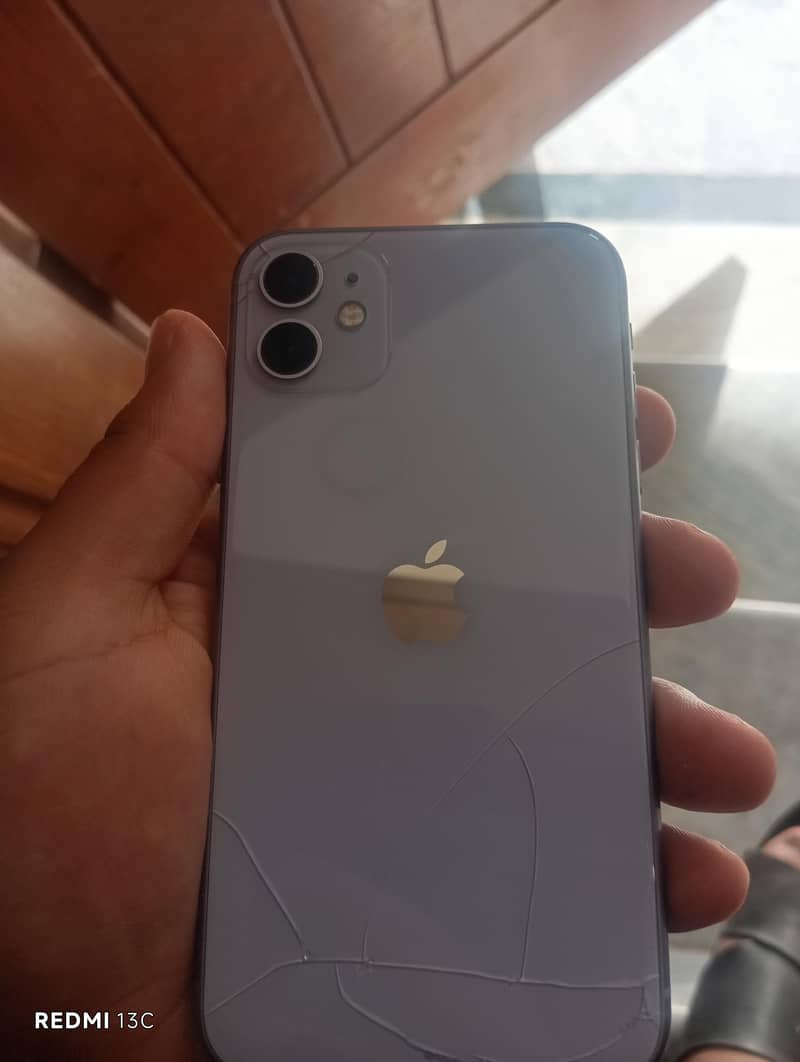 iPhone 11 3