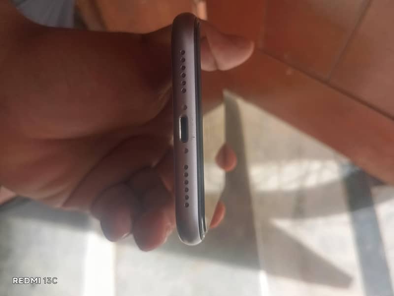 iPhone 11 8