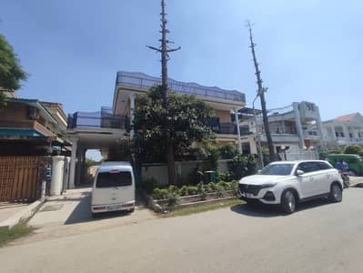 1 Kanal Full House Available For Rent