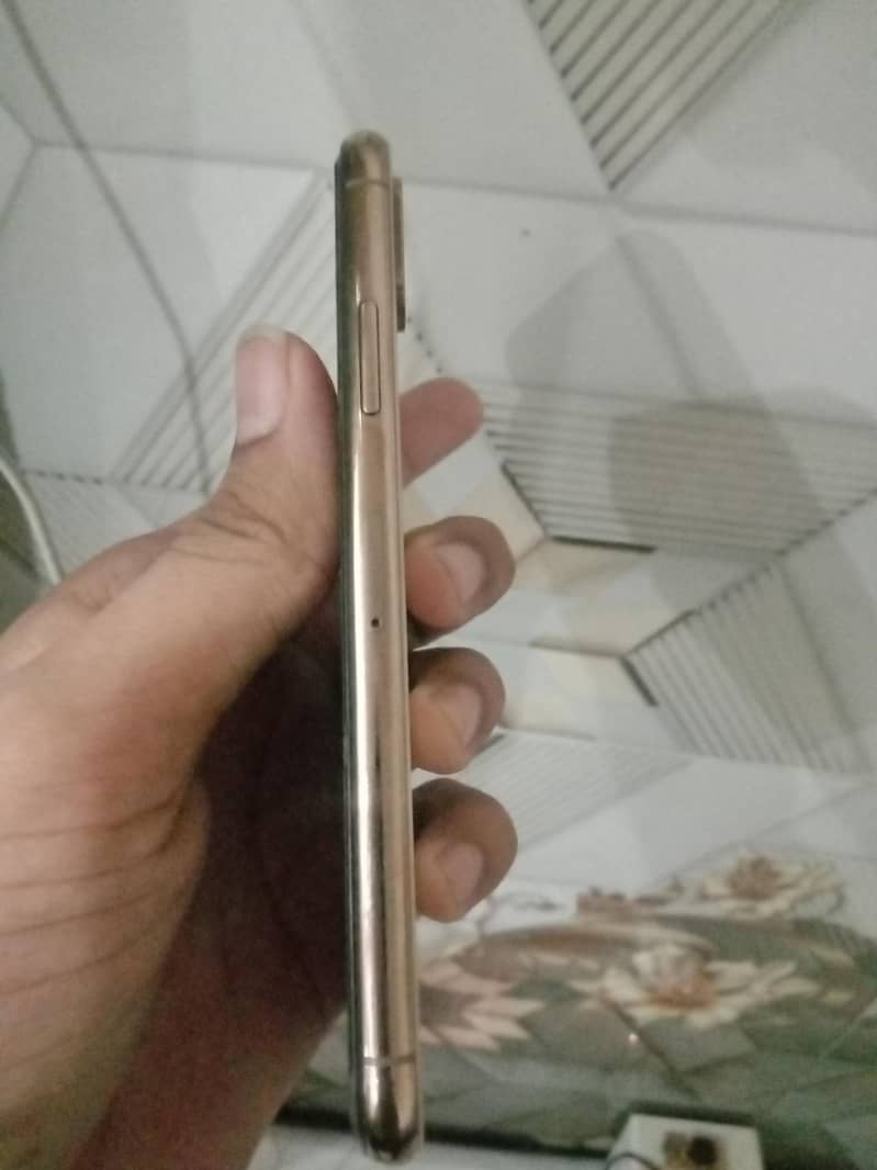 iphone xs 1