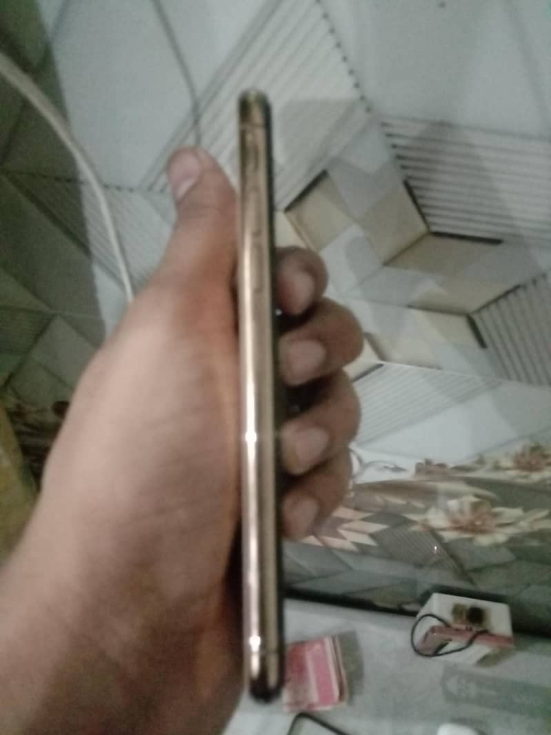 iphone xs 2