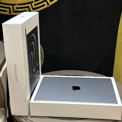 MacBook Pro M4 Max With Full box