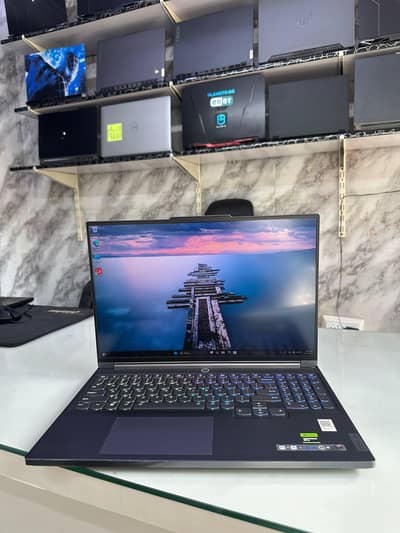 Lenovo Legion Gaming laptop i9-13th gen RTX 4070 Display 3.2k 165Hz