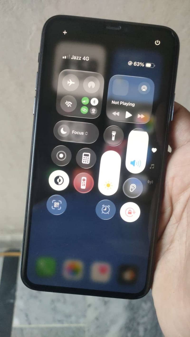 iphone 11 pro max 4