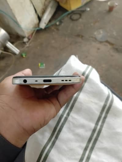 oneplus ram 6+4 rom128 only set and charger screen per Halka sa crake