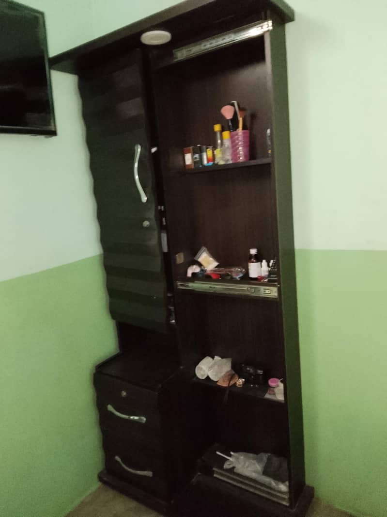 showcase and dressing table 2