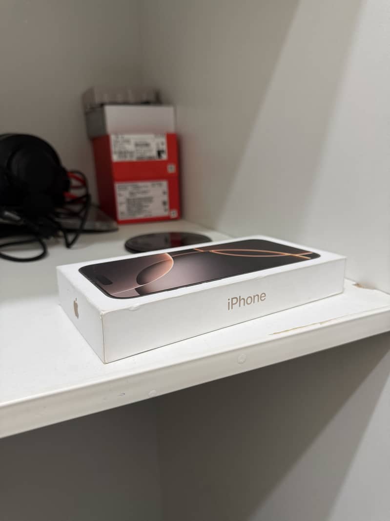 iPhone 16 Pro Max 2