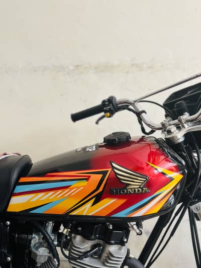 Honda 125 2026 tanki tapy